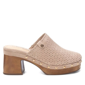 Tamancos de salto feminino