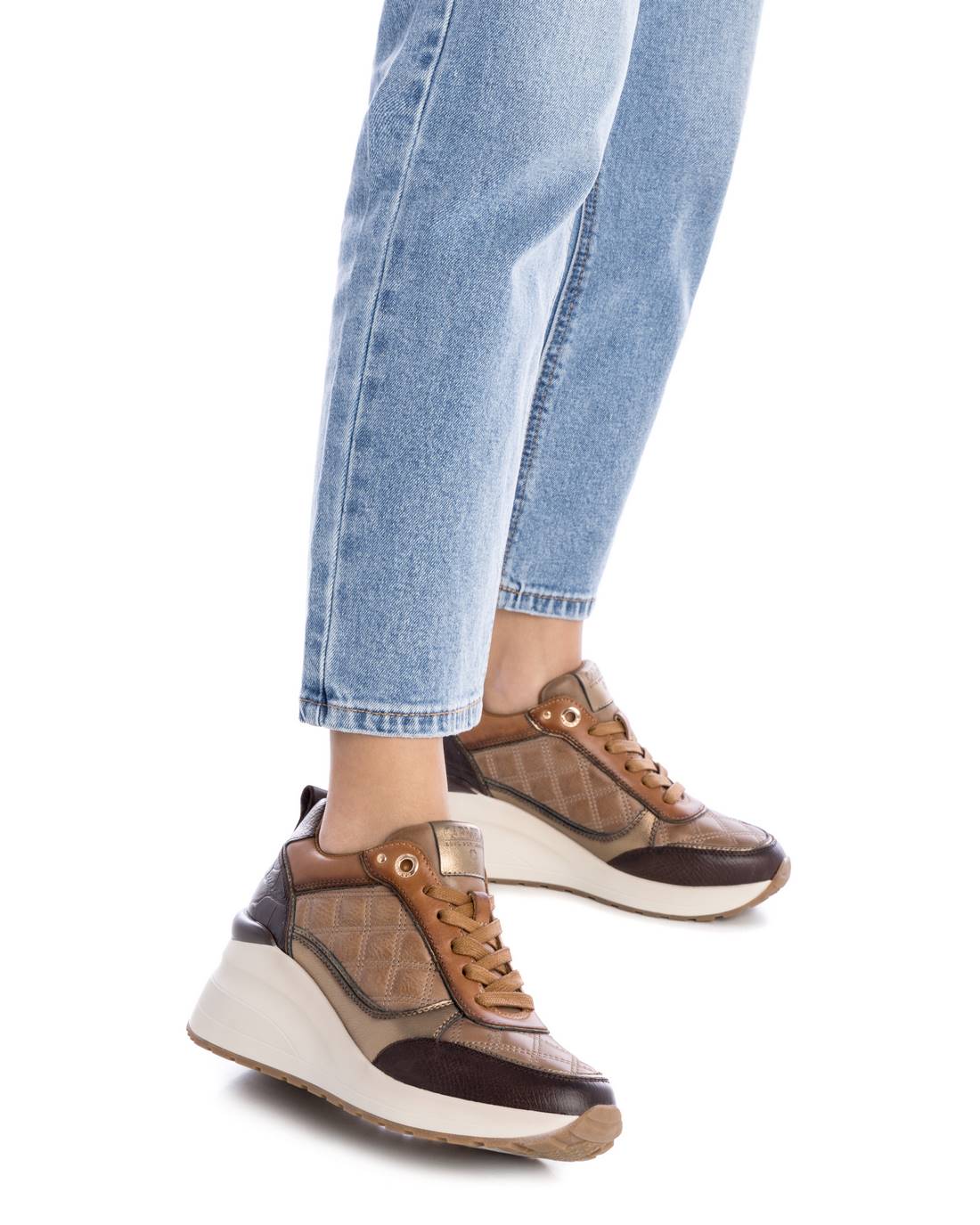 sneakers de mujer con cuña alta marron