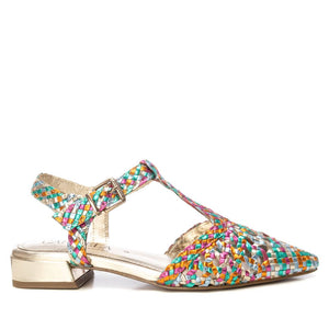 Pointed-toe ballerinas