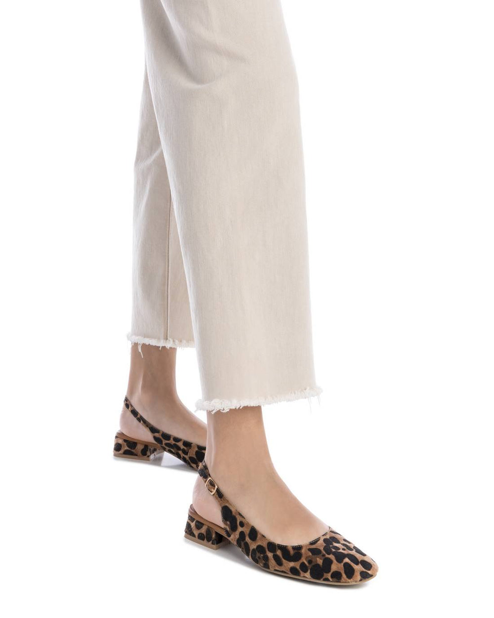 Carmela Shoes- Official website of the Carmela brand.