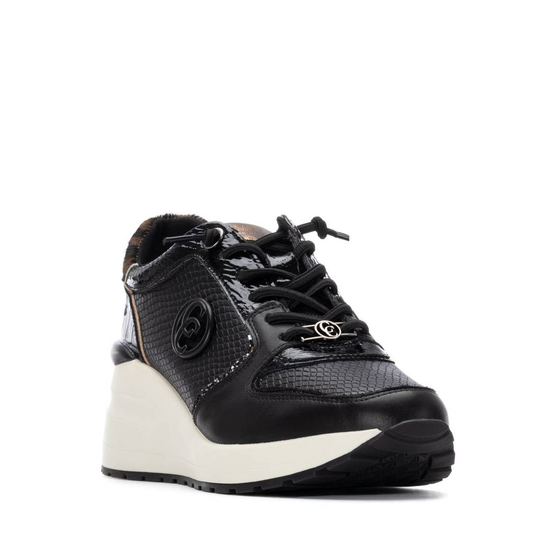 Zapatilla de mujer con cuña Carmela 16244401