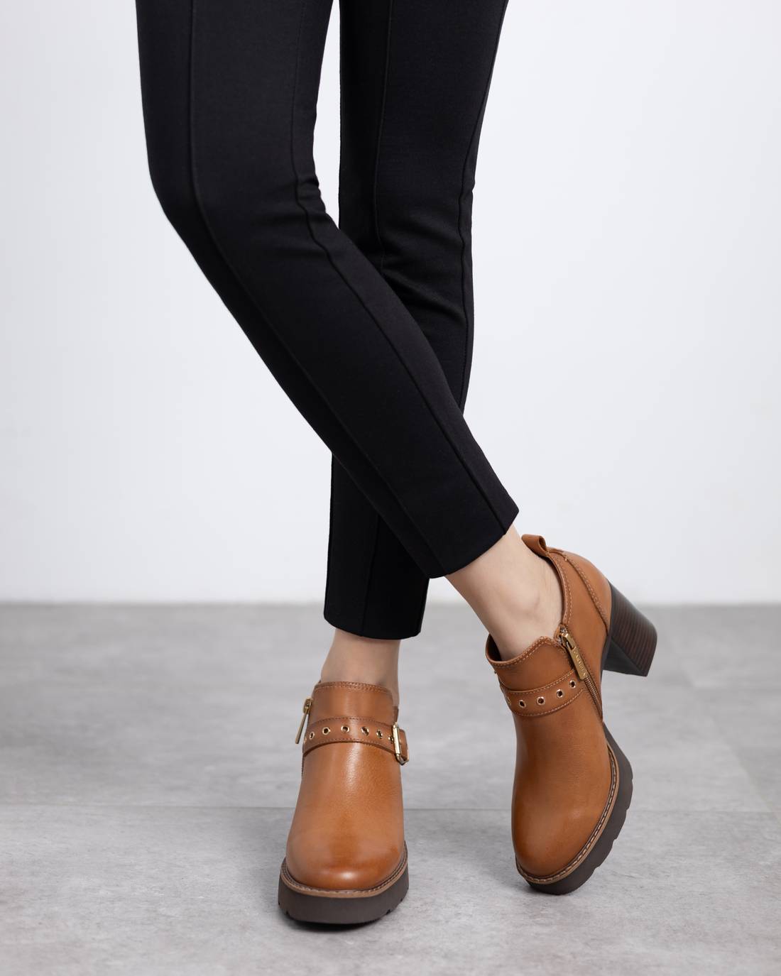 Zapato de mujer con tacón Carmela 16270402