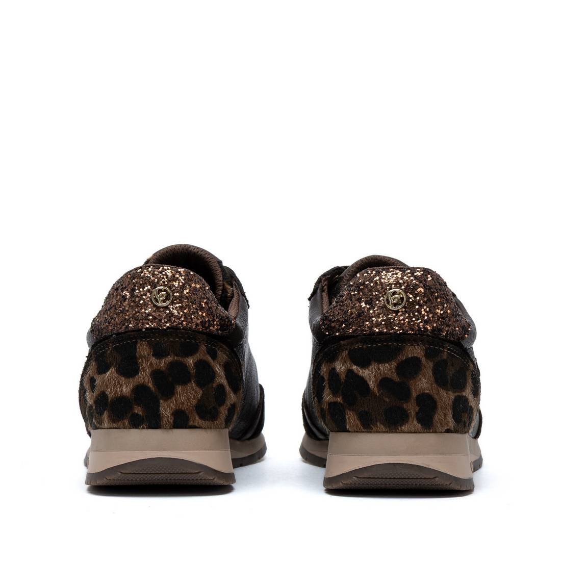 Zapatilla de mujer plano Carmela 16423401