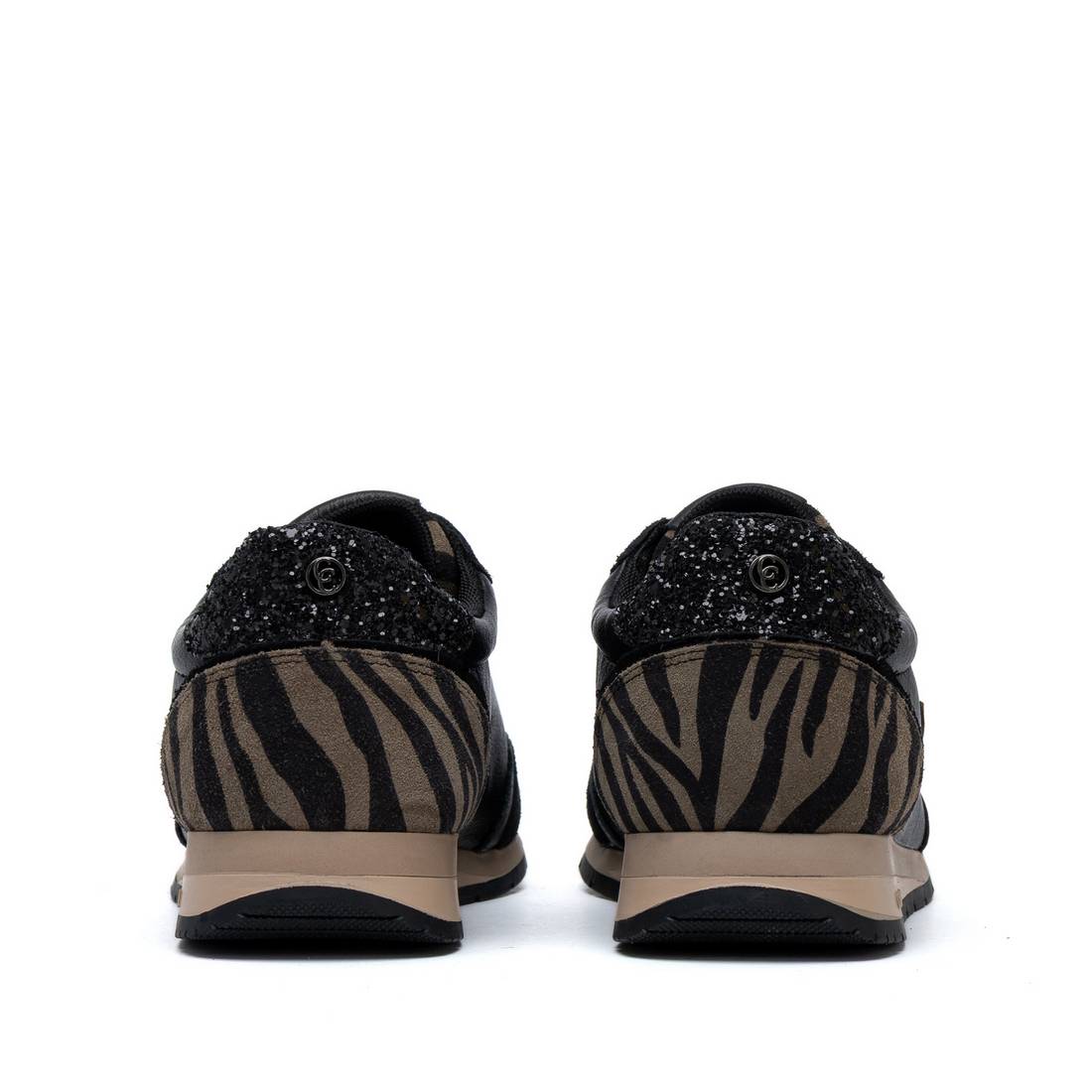 Zapatilla de mujer plano Carmela 16423403