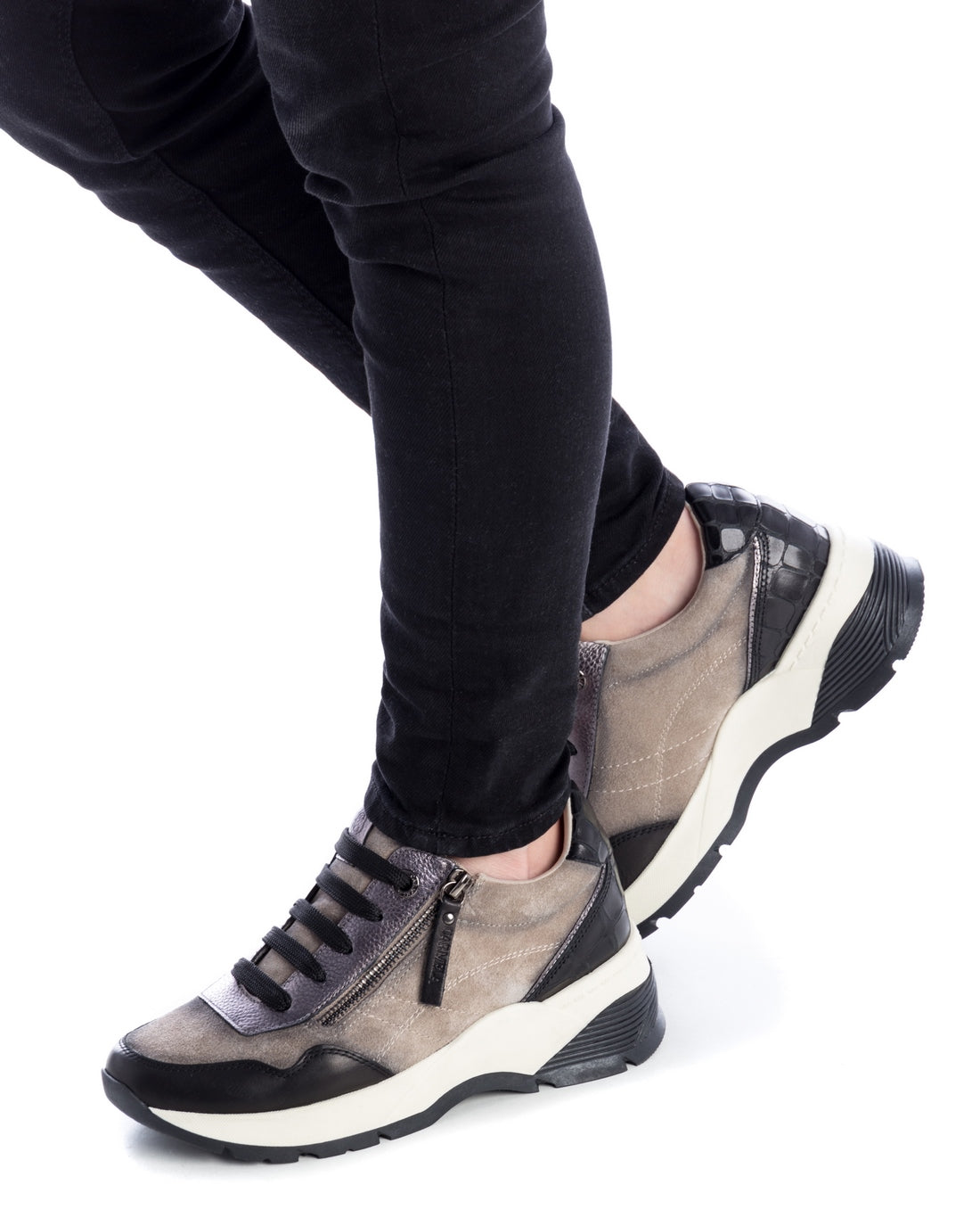 Zapatillas Carmela Marca Carmela Zapatos ZAPATILLA DE MUJER